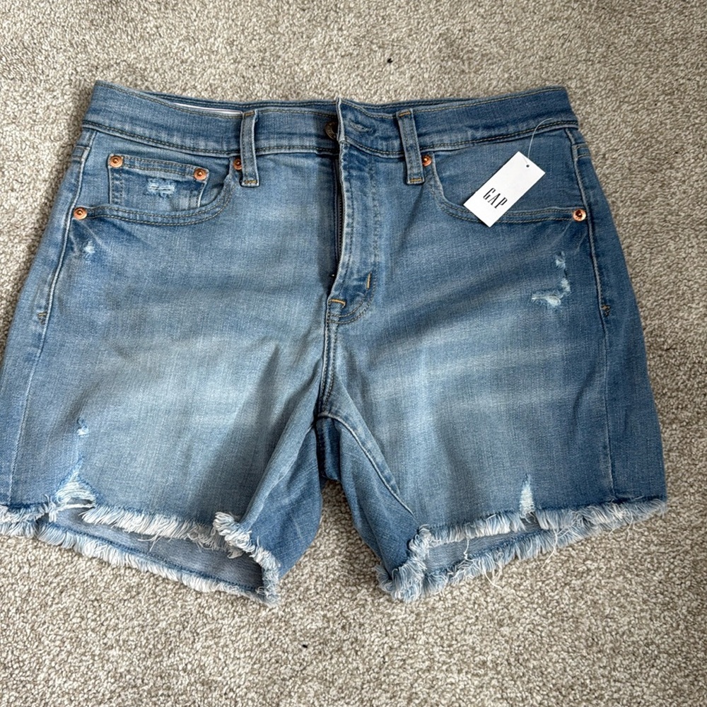 Brand new Gap shorts